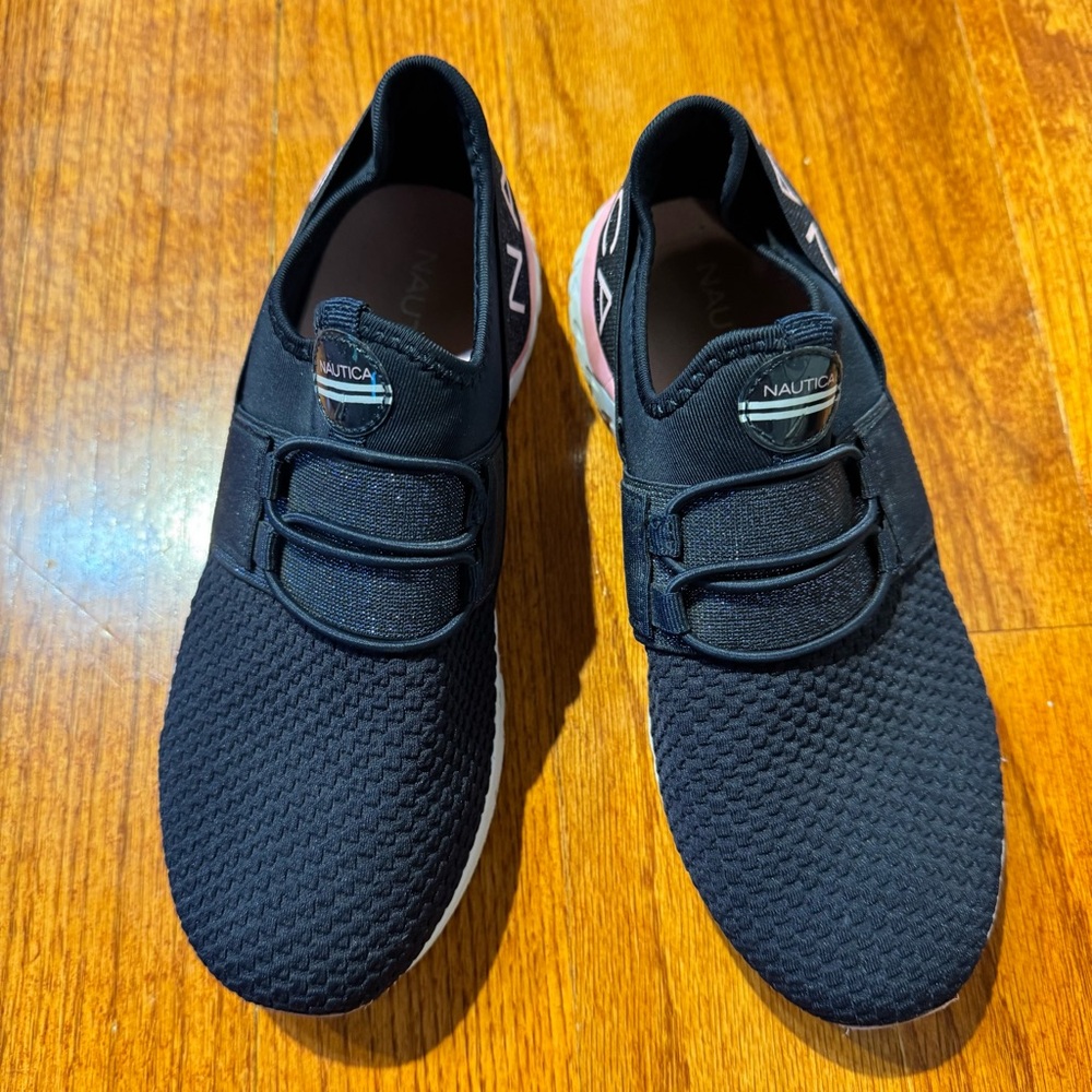 Nautica Kids Sneakers in Black and Pink